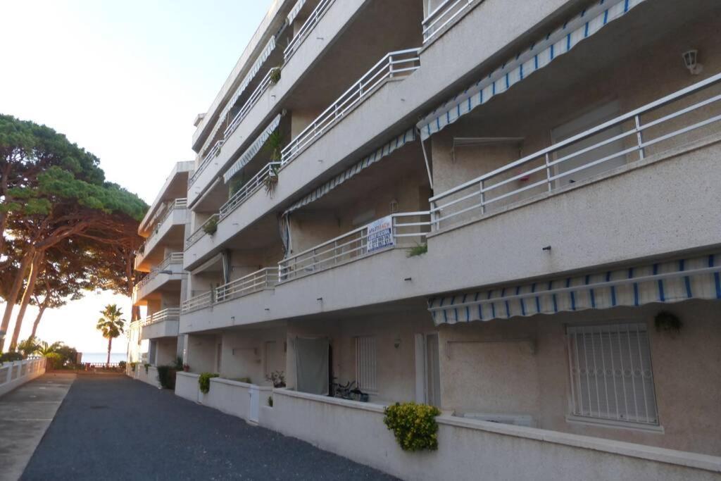 Apartamento A 1ª Linea De Mar, Vilafortuny 坎布里尔斯 外观 照片